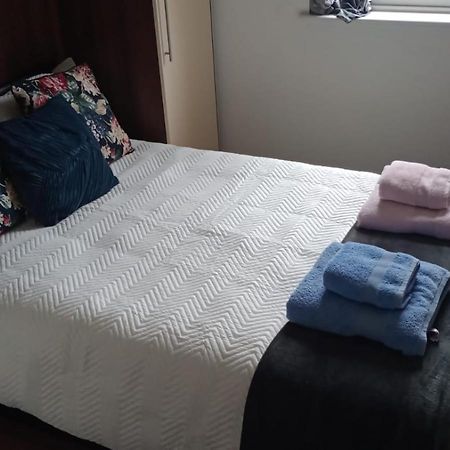 Notting Hill Next Door Bedroom In The Share Flat Londres Exterior foto