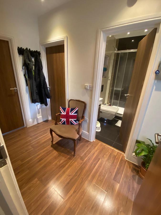 Notting Hill Next Door Bedroom In The Share Flat Londres Exterior foto